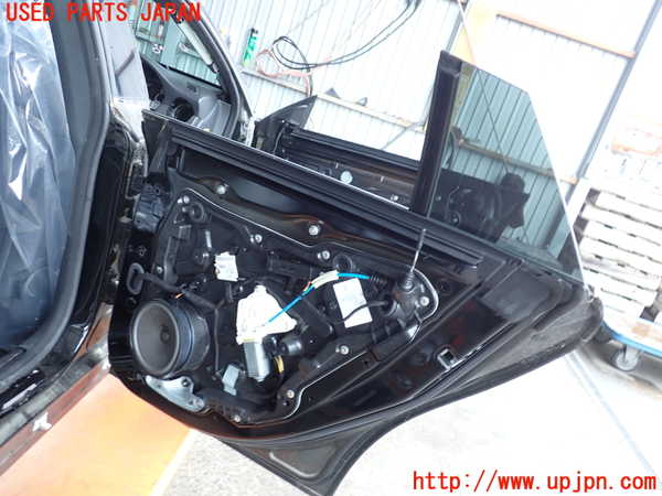 2UPJ-28341290]ベンツ CLA250 4MATIC シューティングブレーク(117951)(117)右後ドア 中古(43R-00128)_m0003.jpg