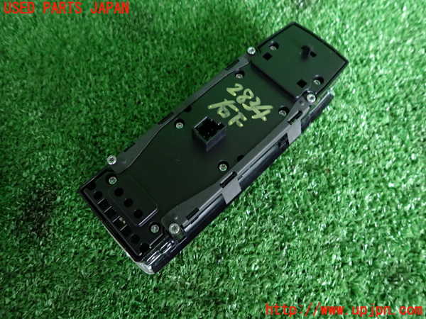 2UPJ-28346240]ベンツ CLA250 4MATIC シューティングブレーク(117951)(117)右前パワーウィンドウスイッチ 中古_m0002.jpg