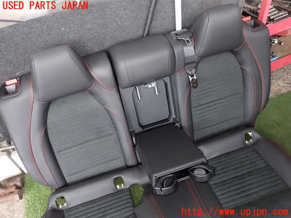 2UPJ-28347385]ベンツ CLA250 4MATIC シューティングブレーク(117951)(117)リアシート 中古_m0002.jpg