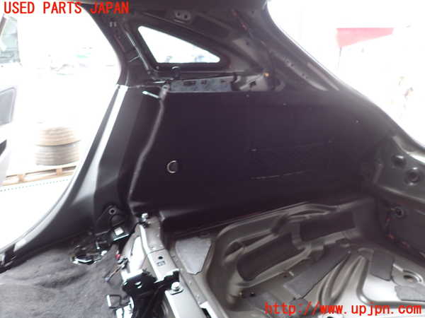 2UPJ-28347675]ベンツ CLA250 4MATIC シューティングブレーク(117951)(117)右リアピラートリム 中古_m0001.jpg