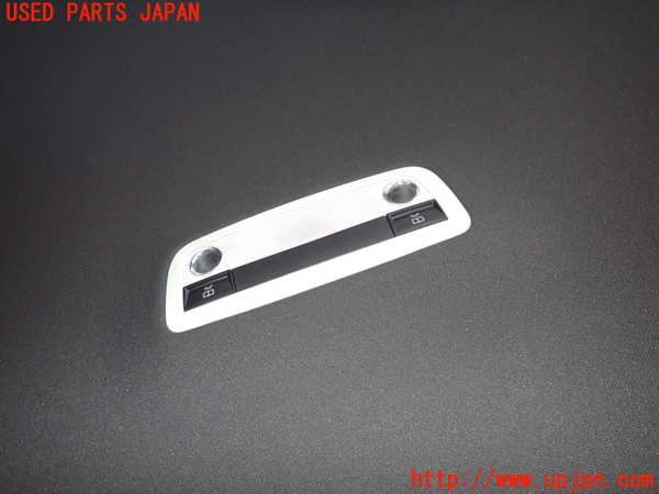 2UPJ-28346412]ベンツ CLA250 4MATIC シューティングブレーク(117951)(117)ルームランプ2 (2列目真中) 中古_m0001.jpg