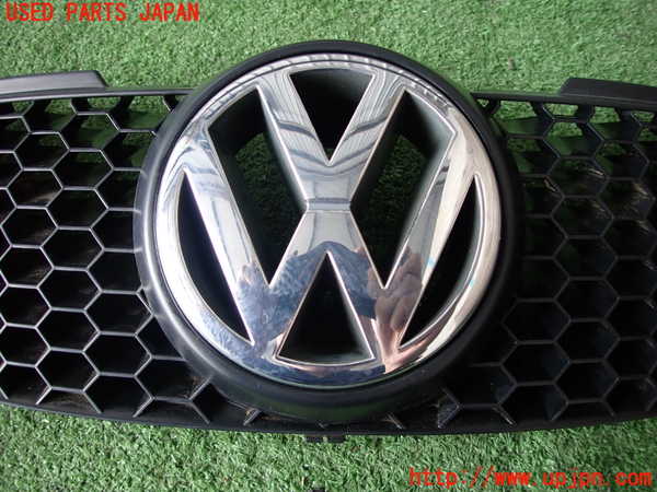2UPJ-28381050]VW ルポGTI(6EAVY)ラジエターグリル 中古_m0002.jpg