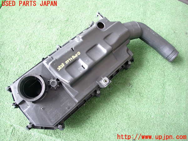 5UPJ-28382560]VW ルポGTI(6EAVY)エアクリーナーボックス 中古_m0002.jpg