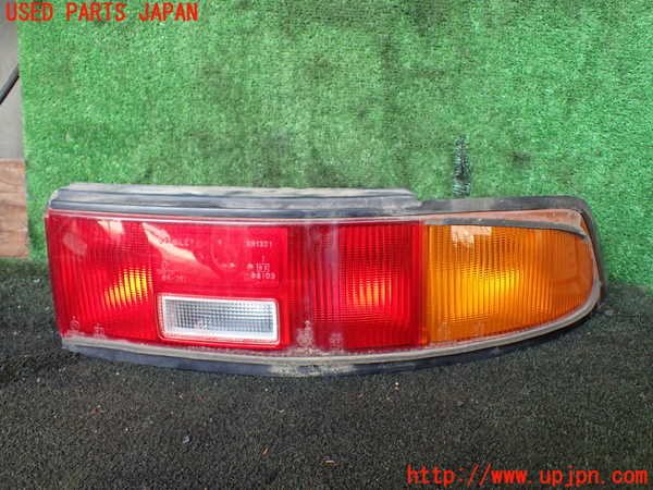 1UPJ-28401530]アストンマーティン・DB7(AM7)右テールランプ 中古_m0001.jpg