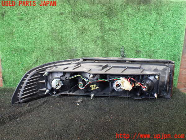 1UPJ-28401530]アストンマーティン・DB7(AM7)右テールランプ 中古_m0002.jpg