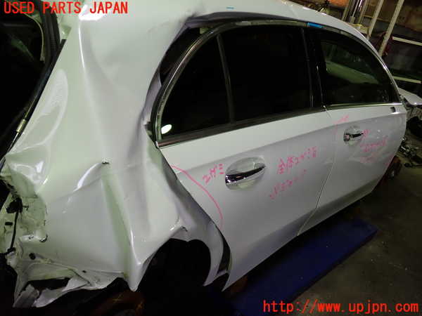 1UPJ-28411290]ベンツ A200 d w177(177012)右後ドア ジャンク品_m0002.jpg