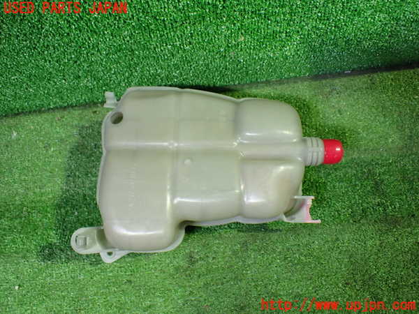 5UPJ-28412410]ベンツ A200 d w177(177012)ラジエータータンク 中古_m0002.jpg