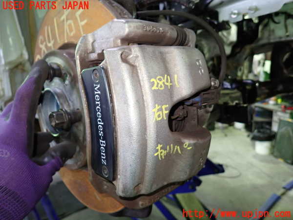 1UPJ-28414080]ベンツ A200 d w177(177012)右フロントキャリパー 中古_m0001.jpg