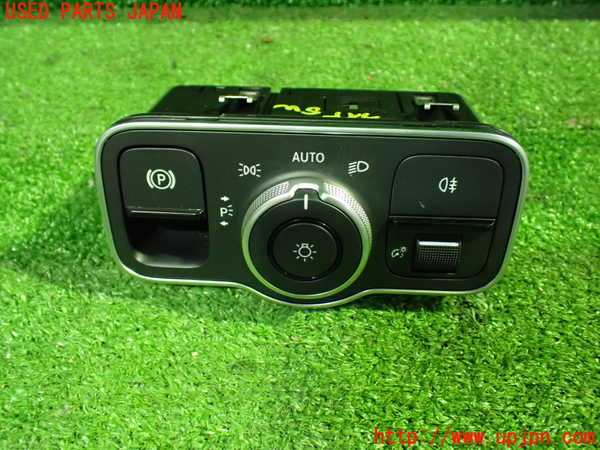 1UPJ-28416285]ベンツ A200 d w177(177012)ライトスイッチ 中古_m0001.jpg