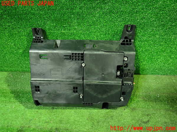 1UPJ-28416741]ベンツ A200 d w177(177012)ヒューズボックス1 中古_m0001.jpg