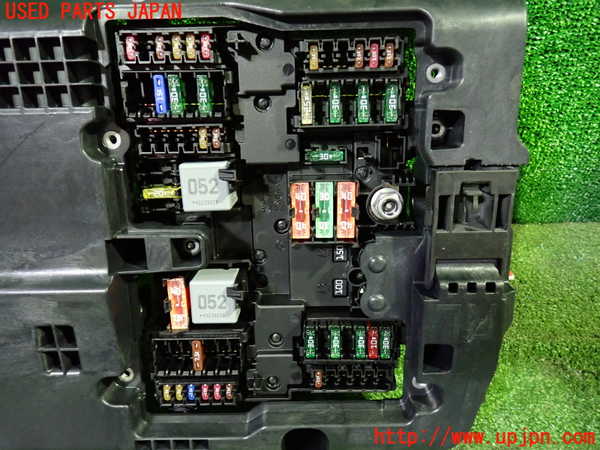 1UPJ-28416741]ベンツ A200 d w177(177012)ヒューズボックス1 中古_m0002.jpg