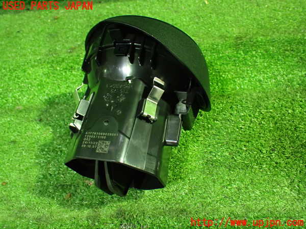 1UPJ-28417526]ベンツ A200 d w177(177012)エアコン吹き出し口1 右 中古_m0002.jpg