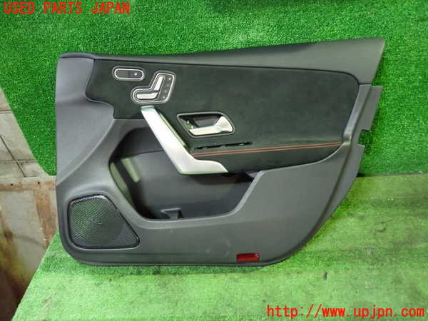 1UPJ-28411234]ベンツ A200 d w177(177012)右前ドア内張り 中古_m0001.jpg