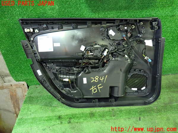 1UPJ-28411234]ベンツ A200 d w177(177012)右前ドア内張り 中古_m0005.jpg