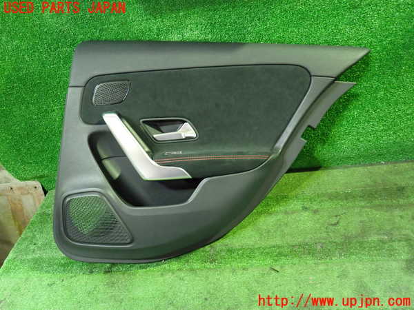 1UPJ-28411294]ベンツ A200 d w177(177012)右後ドア内張り 中古_m0001.jpg