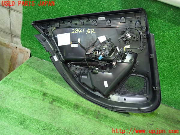 1UPJ-28411294]ベンツ A200 d w177(177012)右後ドア内張り 中古_m0004.jpg