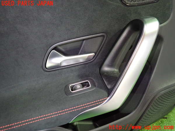 1UPJ-28411324]ベンツ A200 d w177(177012)左後ドア内張り 中古_m0002.jpg