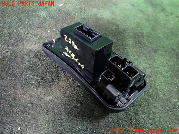1UPJ-28426066]フェアレディZ(CZ32)エアコンスイッチ1 中古_m0004.jpg