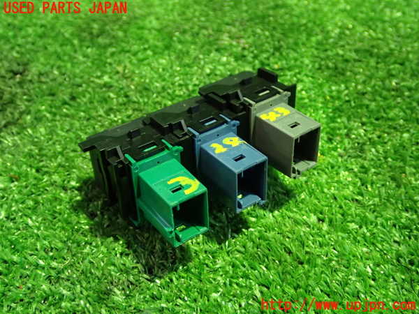 1UPJ-28436308]プジョー・RIFTER(リフター)(K9PYH01)スイッチ3(チャイルドロック等) 中古_m0003.jpg