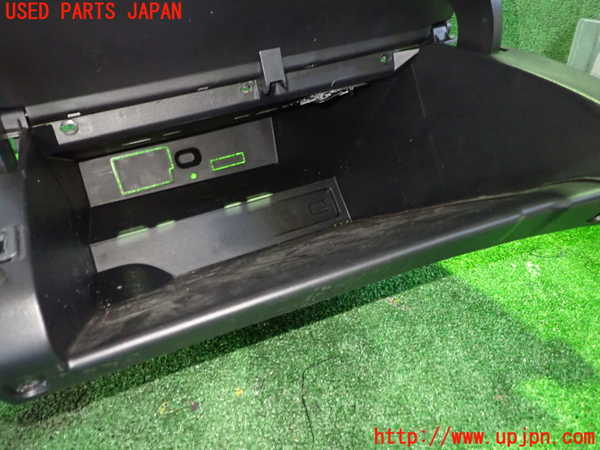 1UPJ-28437516]プジョー・RIFTER(リフター)(K9PYH01)グローブボックス1 中古_m0005.jpg