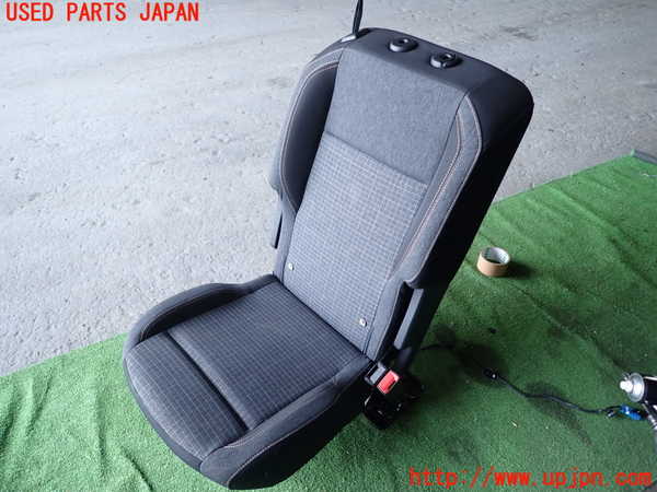 1UPJ-28437125]プジョー・RIFTER(リフター)(K9PYH01)2列目シート 中古_m0001.jpg