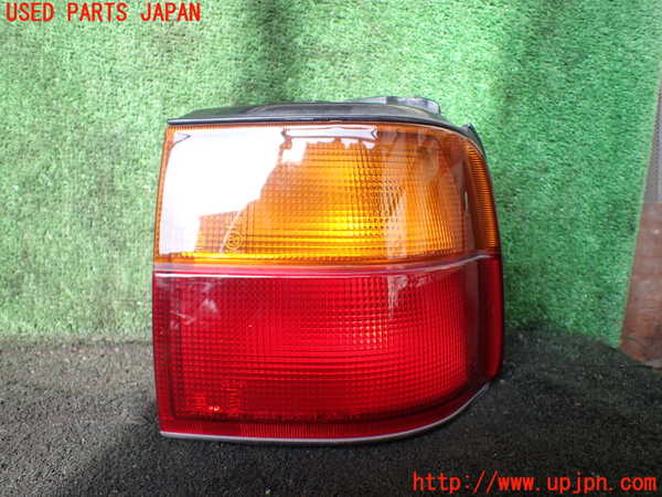 1UPJ-28441530]デリカ スペースギア(PD6W)右テールランプ 中古_m0001.jpg