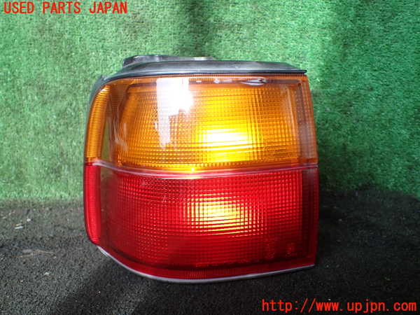 1UPJ-28441536]デリカ スペースギア(PD6W)左テールランプ 中古_m0001.jpg
