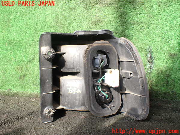 1UPJ-28441536]デリカ スペースギア(PD6W)左テールランプ 中古_m0002.jpg