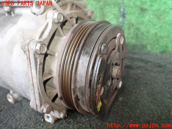 1UPJ-28446025]デリカ スペースギア(PD6W)エアコンコンプレッサー 中古_m0003.jpg