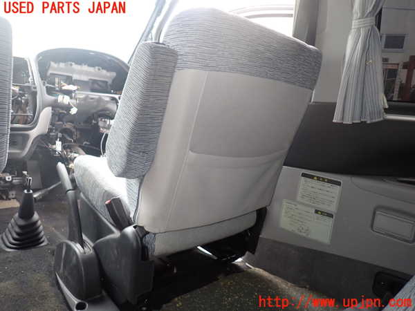 1UPJ-28447035]デリカ スペースギア(PD6W)運転席シート 中古_m0005.jpg