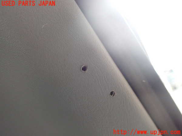 1UPJ-28447675]デリカ スペースギア(PD6W)右リアピラートリム 中古_m0002.jpg
