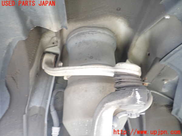 5UPJ-28455136]セルシオ(UCF31)左フロントアッパーアーム1 中古_m0001.jpg