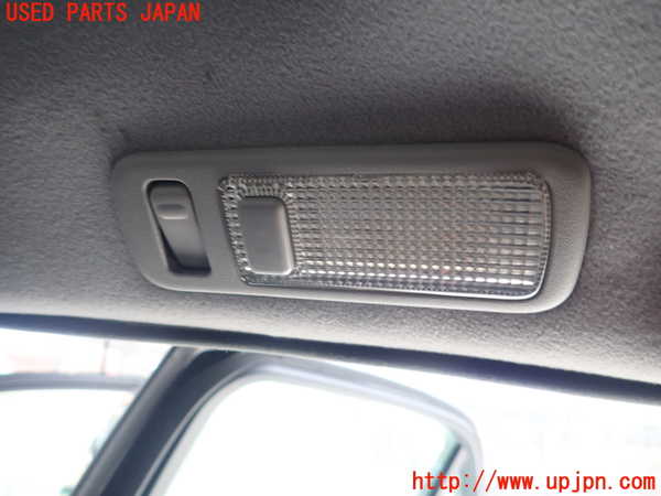 5UPJ-28456412]セルシオ(UCF31)ルームランプ2 (2列目右) 中古_m0001.jpg