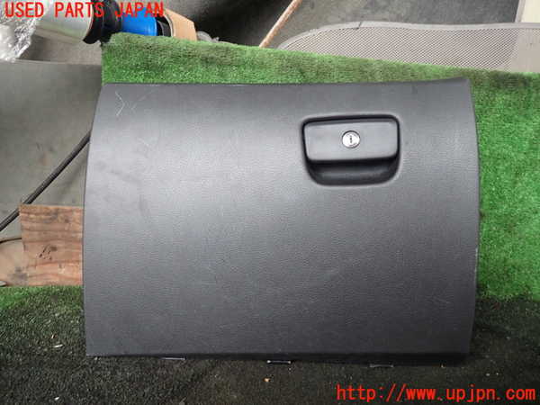1UPJ-28467516]ジープ・グランドチェロキー(WK36)グローブボックス1 中古_m0001.jpg