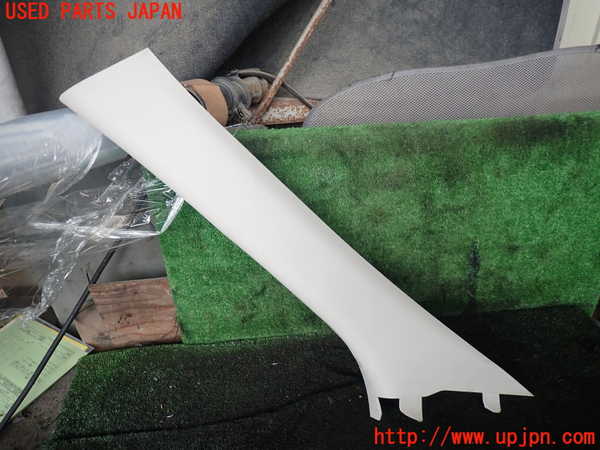 1UPJ-28467660]ジープ・グランドチェロキー(WK36)左フロントピラートリム 中古_m0001.jpg