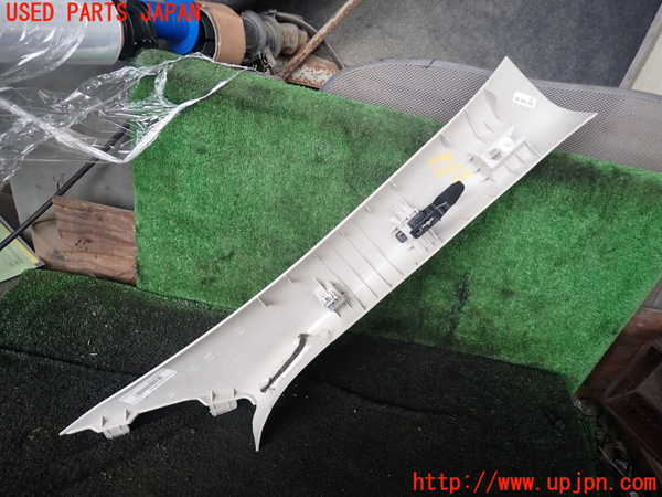 1UPJ-28467660]ジープ・グランドチェロキー(WK36)左フロントピラートリム 中古_m0002.jpg