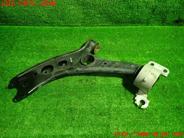 1UPJ-28475176]CR-V ハイブリッド(e：HEV)(RT6)右フロントロアアーム1 中古_m0002.jpg