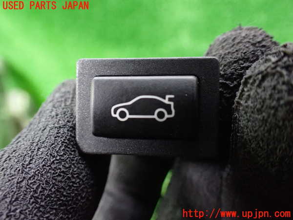 1UPJ-28486310]BMW M2 クーペ F87(1H30G)スイッチ5 トランクオープナー 中古_m0001.jpg