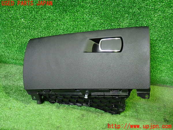 1UPJ-28487516]BMW M2 クーペ F87(1H30G)グローブボックス1 中古_m0001.jpg