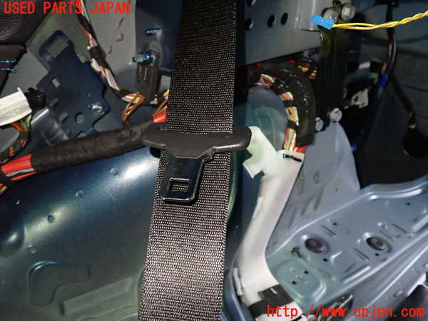 1UPJ-28487155]BMW M2 クーペ F87(1H30G)右2列目シートベルト 中古_m0002.jpg