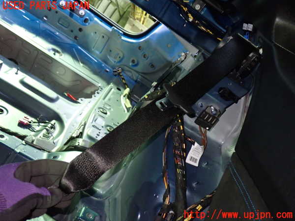 1UPJ-28487185]BMW M2 クーペ F87(1H30G)左2列目シートベルト 中古_m0001.jpg