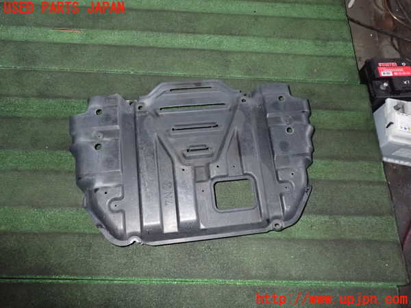 2UPJ-28491721]レジアスエース(ハイエース200系)(KDH206V)アンダーカバー1 中古_m0001.jpg