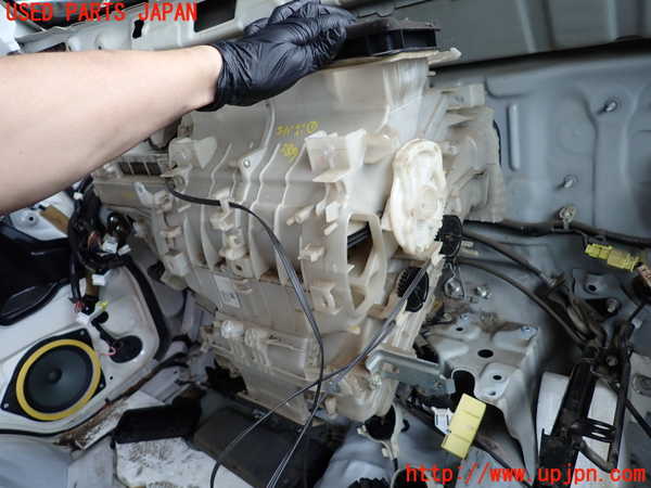 2UPJ-28496081]レジアスエース(ハイエース200系)(KDH206V)エバポレーター1 中古_m0003.jpg