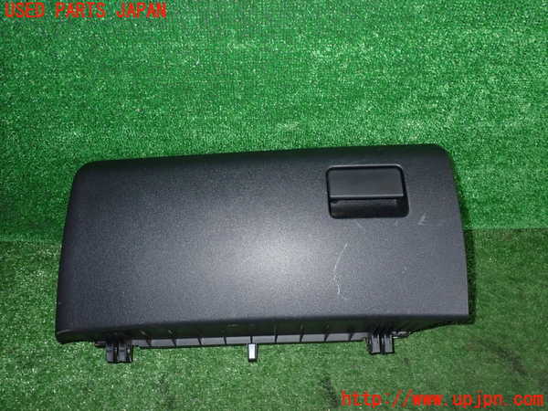 2UPJ-28497516]レジアスエース(ハイエース200系)(KDH206V)グローブボックス1 中古_m0001.jpg
