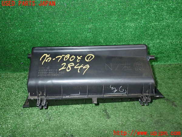 2UPJ-28497516]レジアスエース(ハイエース200系)(KDH206V)グローブボックス1 中古_m0005.jpg