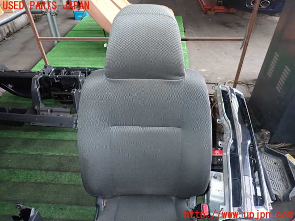 2UPJ-28497035]レジアスエース(ハイエース200系)(KDH206V)運転席シート 中古_m0003.jpg