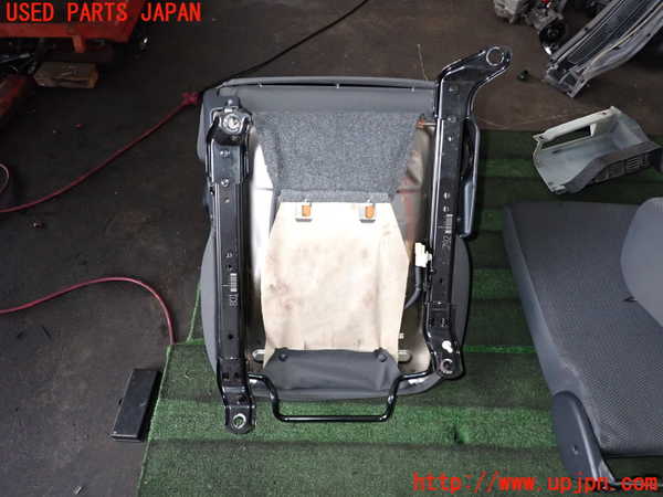 2UPJ-28497035]レジアスエース(ハイエース200系)(KDH206V)運転席シート 中古_m0005.jpg