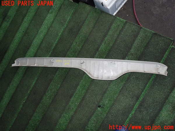 2UPJ-28491578]レジアスエース(ハイエース200系)(KDH206V)バックドア内張り 中古_m0001.jpg