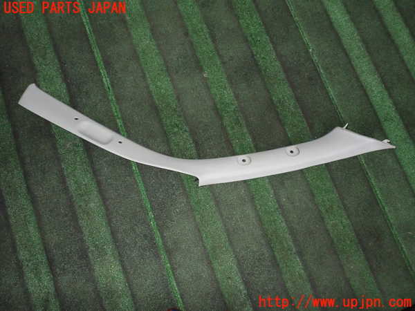 2UPJ-28497655]レジアスエース(ハイエース200系)(KDH206V)右フロントピラートリム 中古_m0001.jpg