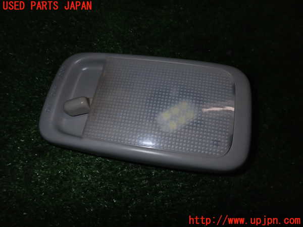 2UPJ-28496411]レジアスエース(ハイエース200系)(KDH206V)ルームランプ1 (真中 1列目) 中古_m0001.jpg